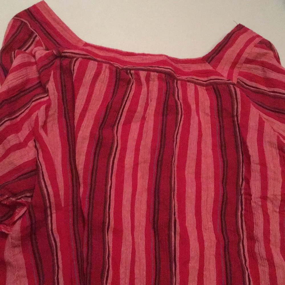 Universal Thread Top - Picture 5 of 6
